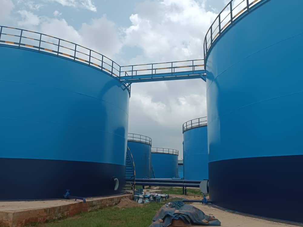 Completion phase of 2 water tanks.